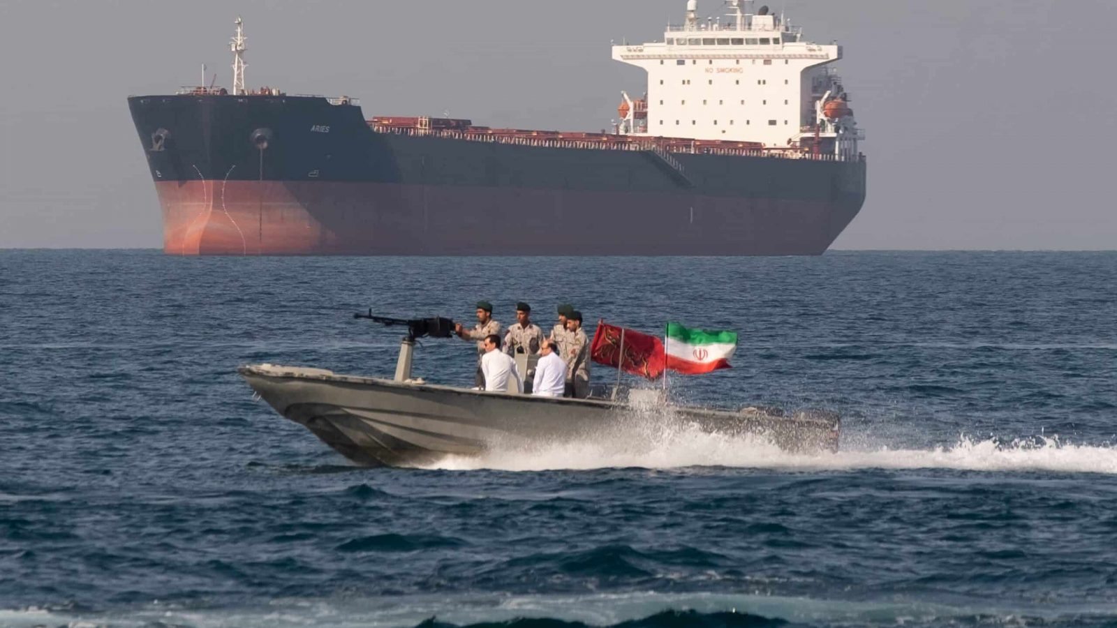 Statele Unite relaxează sancțiunile asupra petrolului iranian pentru 60 de zile, după ce Iranul a acceptat, în cadrul negocierilor, revenirea inspectorilor nucleari AIEA pe teritoriul țării