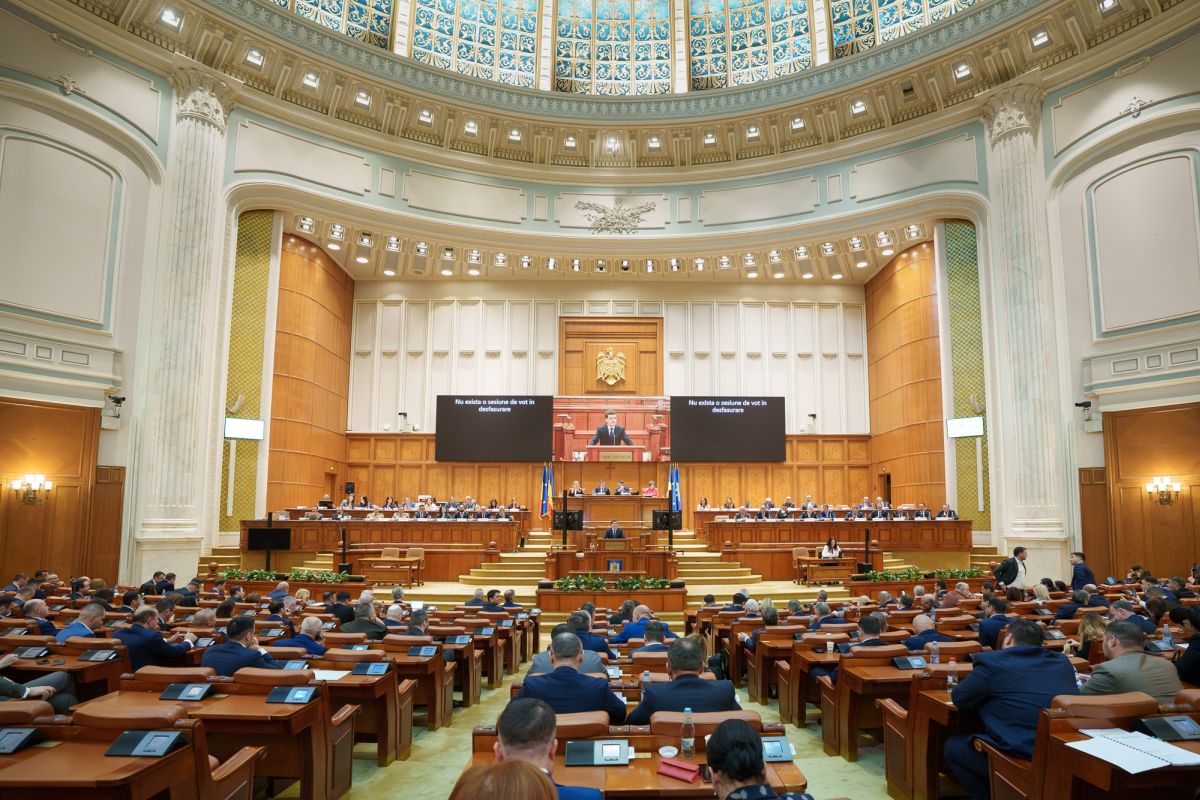 Cât mai stă România fără Guvern? Nicușor Dan amână desemnarea Premierului, iar parlamentarii intră în vacanță de mâine. Toni Neacșu: „Din păcate, Curtea Constituțională nu se poate autosesiza”