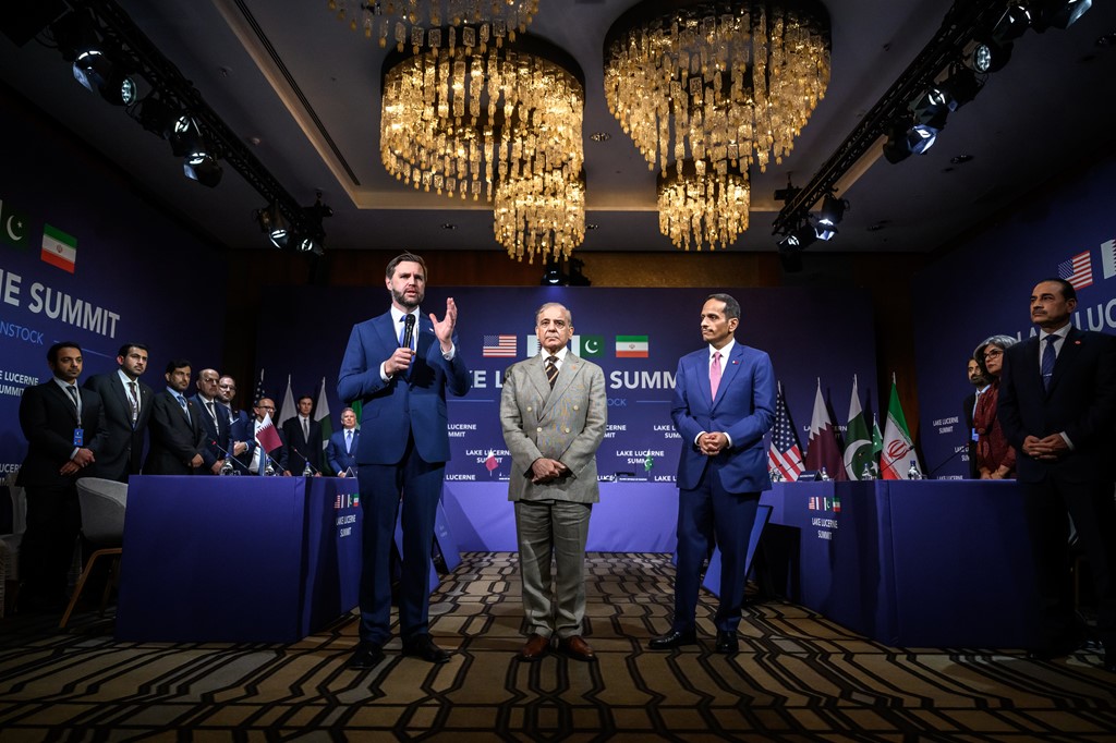 J.D. Vance anunță că Iranul a fost de acord ca inspectorii AIEA să revină în Iran, o realizare majoră pentru prima rundă de discuții tehnice. Negocierile continuă în Elveția