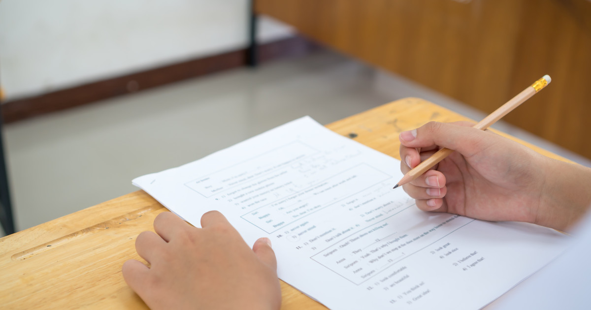 Evaluarea Națională 2026: 15.000 de elevi lipsesc de la examene anul acesta. Iuliana Simona Cimpoeru, profesor: „Din păcate, tot ceea ce se întâmplă în societate se reflectă în viața lor”