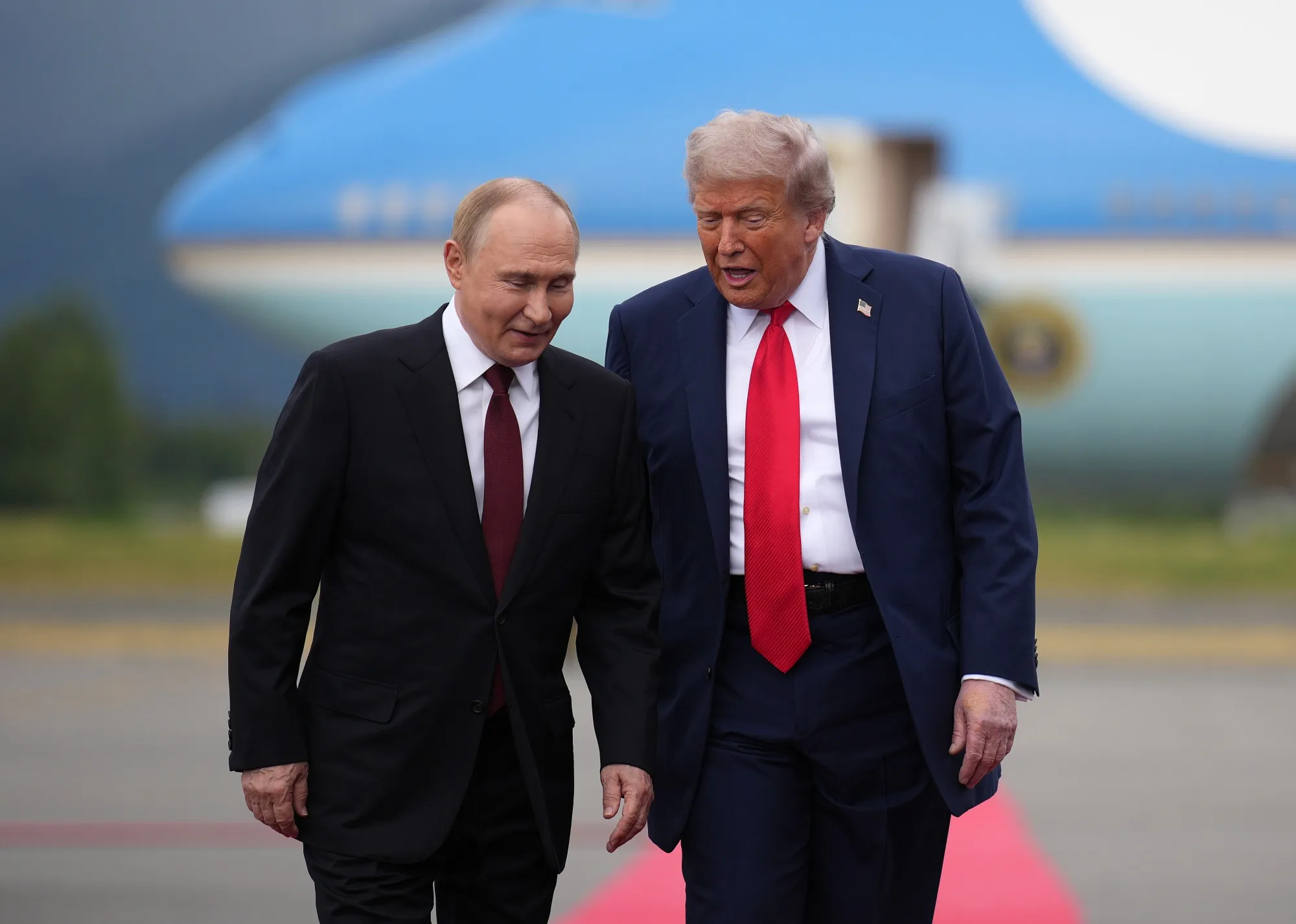 Trump a vorbit, de ziua lui, cu Putin și cu Zelenski. Președintele SUA cere încheierea războiului din Ucraina