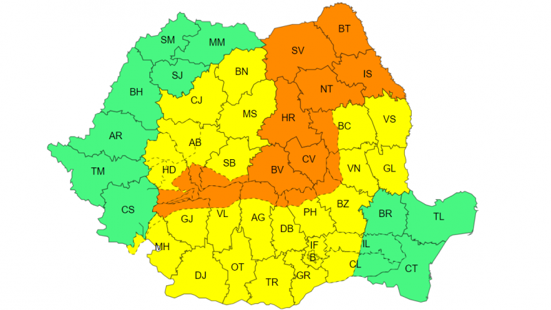 Valea Prahovei a fost lovită de un val puternic de inundații. Pompierii intervin cu pompe și utilaje pentru evacuarea apei și reluarea circulației pe DN1