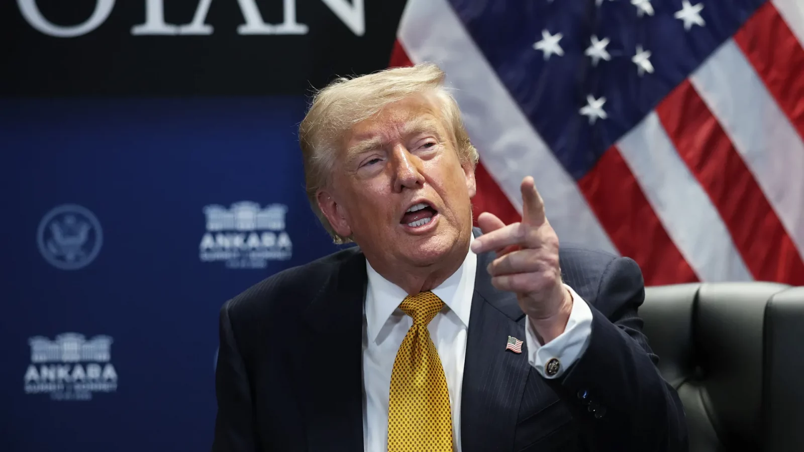 Trump contrazice Iranul și anunță că Strâmtoarea Ormuz rămâne deschisă navigației: „Noaptea trecută i-am bombardat masiv. Iranienii sunt bolnavi și negociază cu rea-credință”