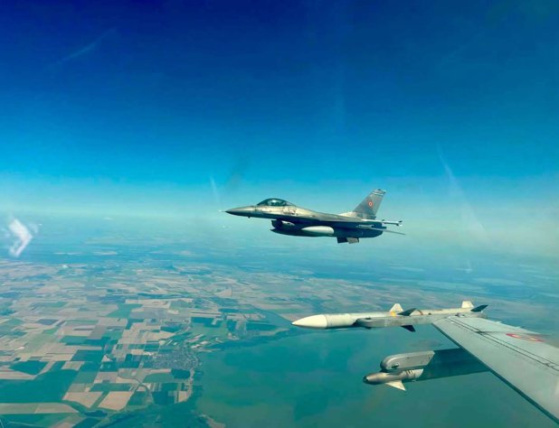 Armata Română a făcut primul pas, a deschis focul asupra dronelor ruseşti. Trebuie să treacă acum la nivelul următor, să-şi dezvolte echipamente pentru a doborî roiuri de drone, folosind sisteme ieftine