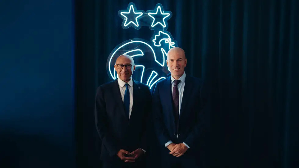 Zinedine Zidane a fost prezentat oficial pe banca Naționalei de Fotbal a Franței