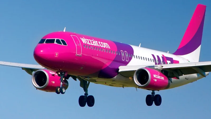 Avion combustibil stire