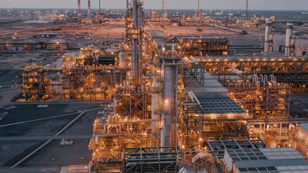 Chevron vrea să își protejeze investițiile din Kazahstan după ce războiul dintre Rusia și Ucraina a început să afecteze exporturile de petrol din regiune
