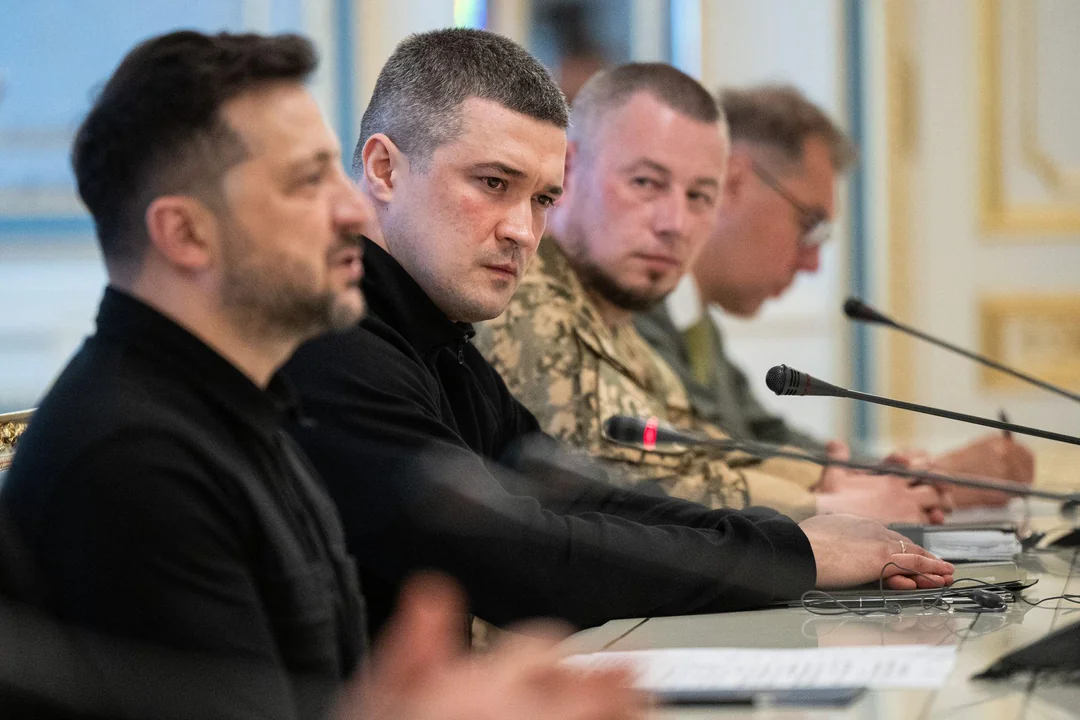 Proteste masive în Ucraina la adresa lui Zelenski, după ce a decis să-l înlocuiască pe ministrul ucrainean al Apărării, Mykhailo Fedorov. Parlamentul îl păstrează în funcție