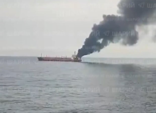Nava Gas Lisbon arde în continuare la 14 mile de ţărm (25,9 km), la doar trei km de apele teritoriale ale României. Cea mai mare vulnerabilitate la adresa securității la Marea Neagră este că nu avem senzori pentru a ști în orice moment ce ne atacă şi cine a lansat atacul