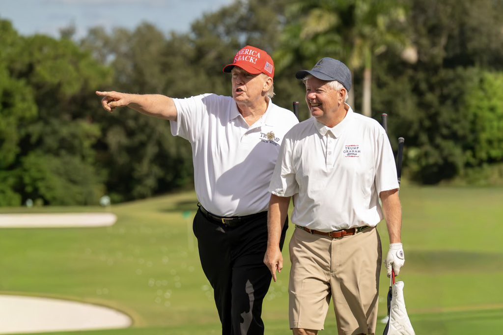 Trump ordonă coborârea drapelelor în bernă în toată SUA după moartea lui Lindsey Graham: „Era ca un membru al familiei pentru mine”. Ce a vorbit Trump cu Graham cu doar câteva ore înainte să moară