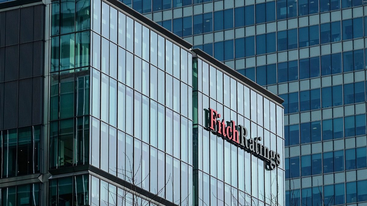 Fitch downgrades US outlook to negative