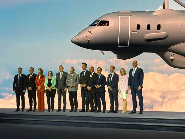 România a semnat mai multe MoU la Ankara: training pentru piloţi, Drone Edge, NATO Global Eye. Prezenți la Ankara sunt şi reprezentanţi ai industriei private de apărare, uitaţi de MAI pe programul SAFE