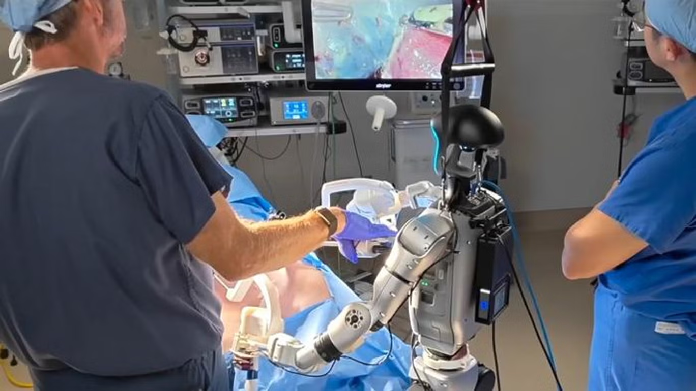 Premieră mondială în Medicină: Roboții umanoizi au realizat cu succes o intervenție chirurgicală