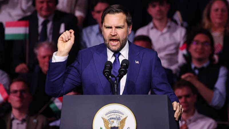 JD Vance și șeful Statului Major, generalul Dan Caine, au avertizat asupra riscurilor unei escaladări militare împotriva Iranului
