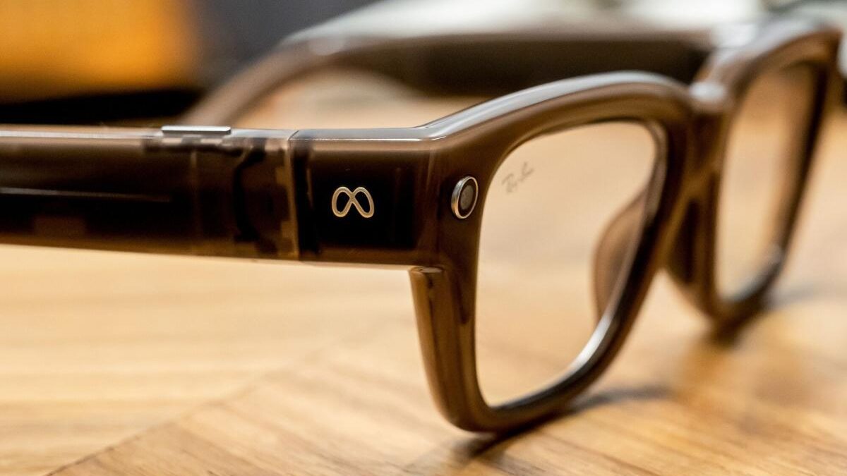 Meta glasses