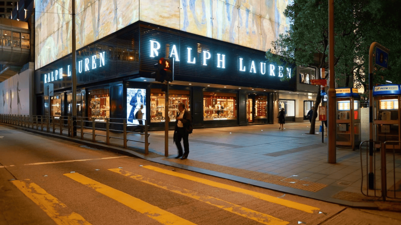 Ralph Lauren câștigă fanii din China prin vânzarea „Visului American”