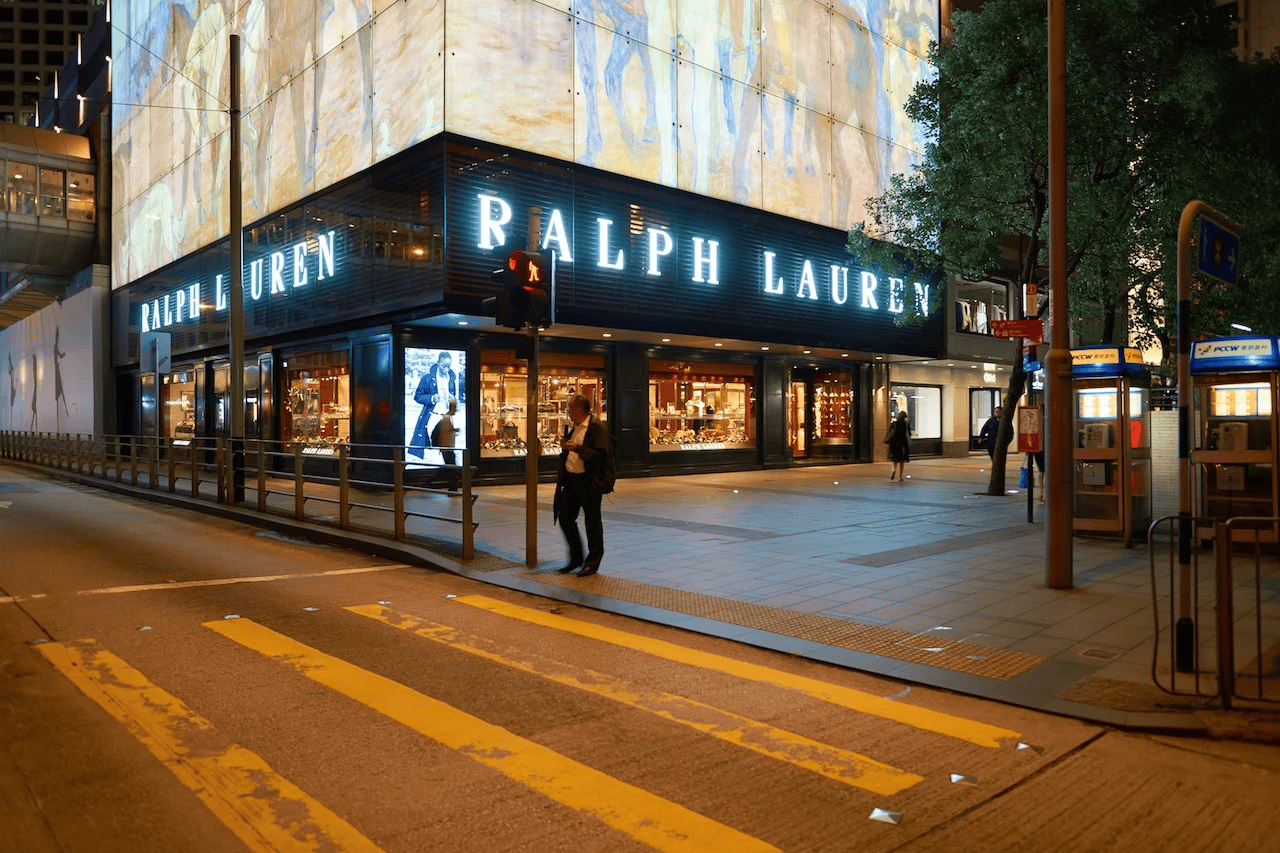 Ralph Lauren câștigă fanii din China prin vânzarea „Visului American”