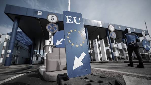 Noul sistem de frontieră al Uniunii Europene provoacă creșterea timpilor de așteptare în aeroporturi