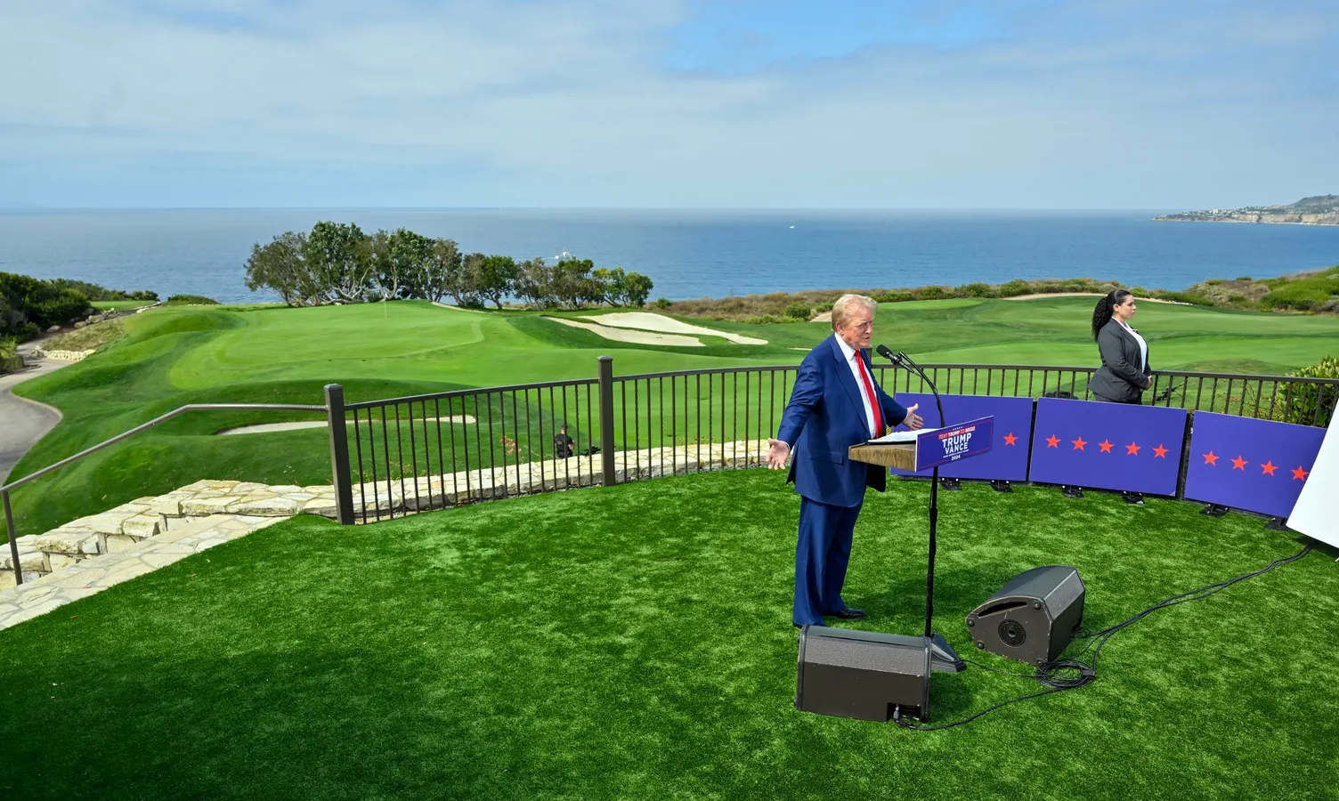 Alertă înainte de vizita lui Trump în California. Un bărbat înarmat a fost arestat după ce a fost surprins inspectând zona în care urma să aibă loc un eveniment al Partidului Republican