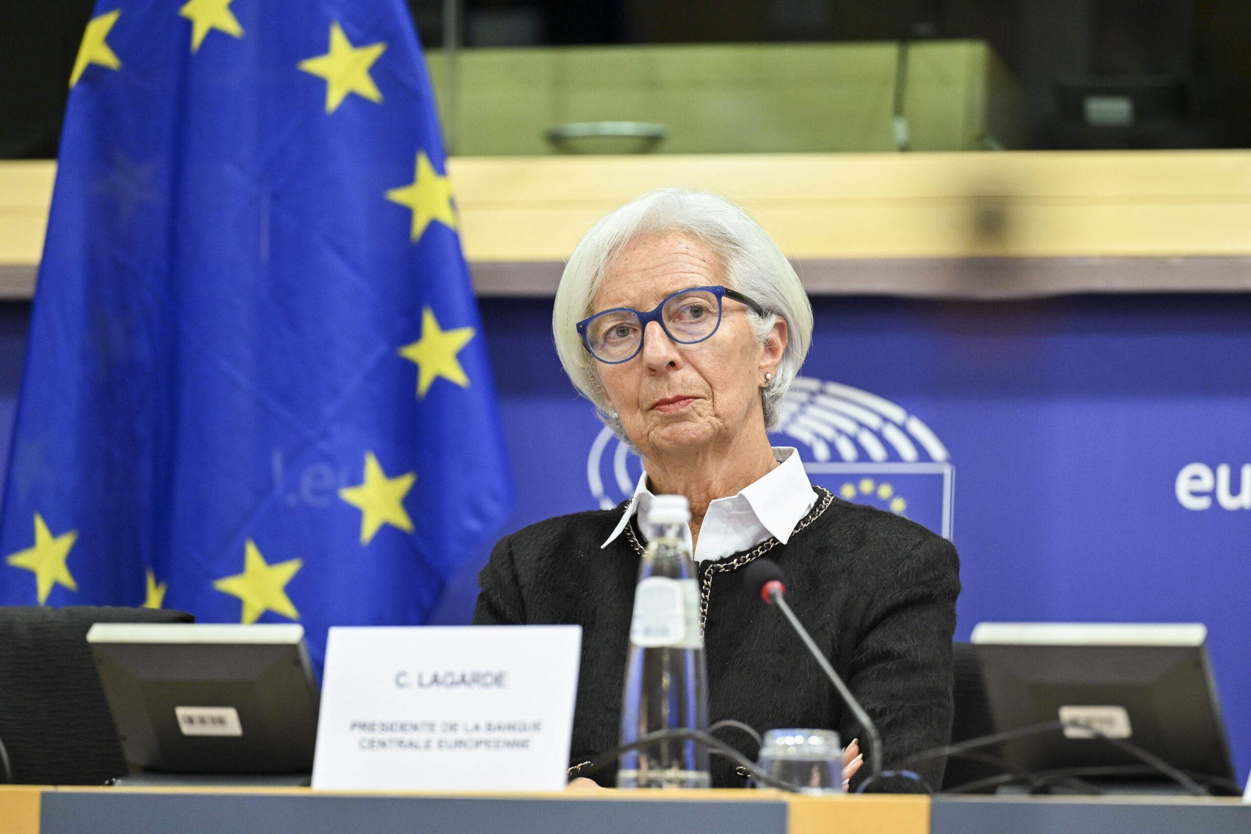 Financial Times: Statele Unite au vândut euro pentru a cumpăra yeni japonezi, fără a informa Banca Centrală Europeană. Ce spun analiștii despre gestul Administrației Trump