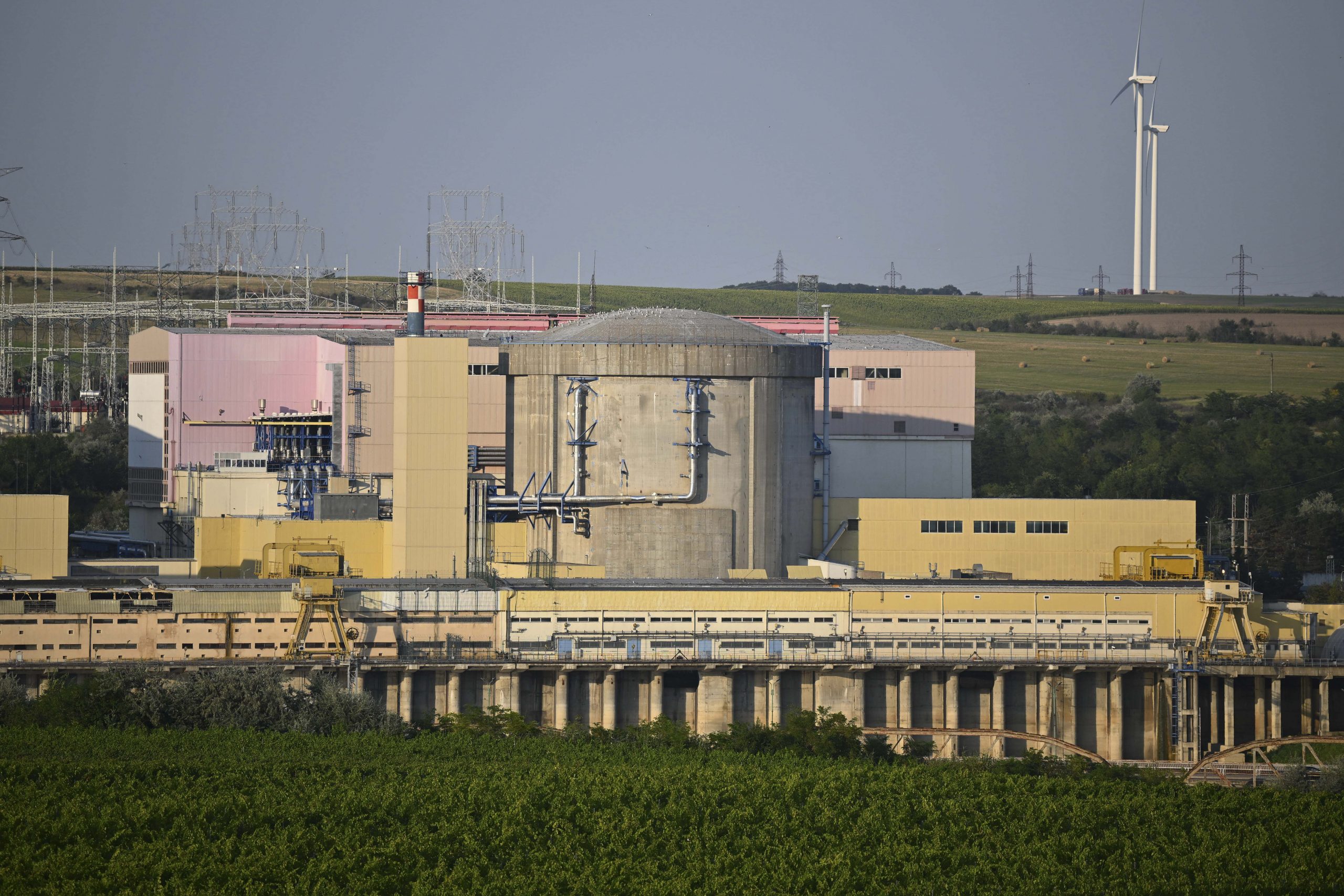 ALERTĂ ENERGETICĂ ÎN ROMÂNIA: Al doilea reactor nuclear de la Cernavodă ar putea fi oprit în următoarele 48 de ore. Dunărea a scăzut la un nivel record
