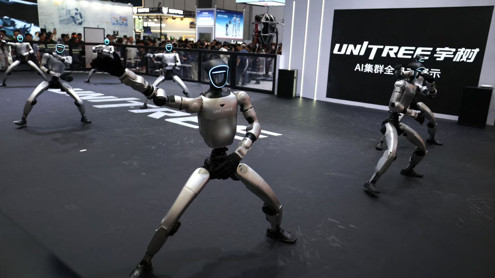 China domină SUA în cursa roboților umanoizi. Imagini spectaculoase de la World Robot Conference