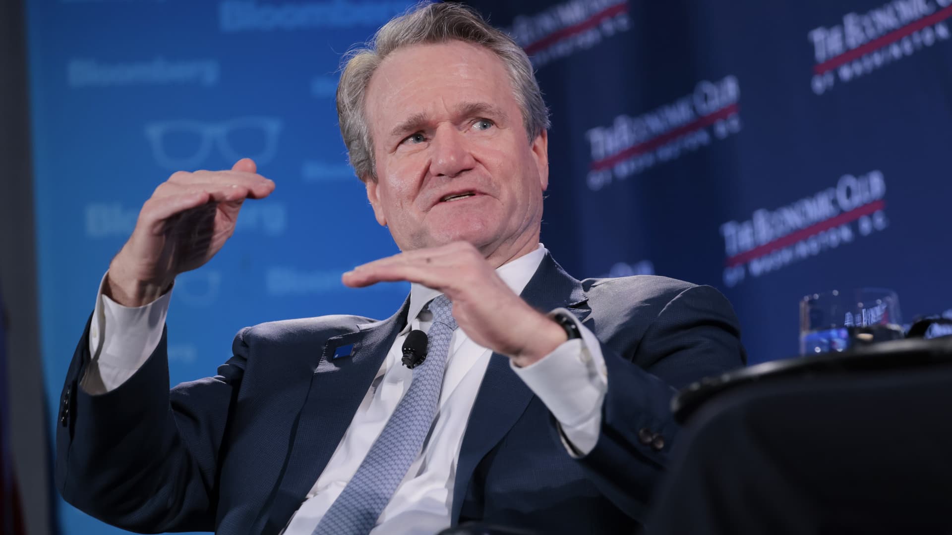 „Angajații trăiesc mai mult, deci pot munci mai mult”. Bank of America cheltuiește 250 de milioane de dolari pe an pe tratamente pentru slăbit