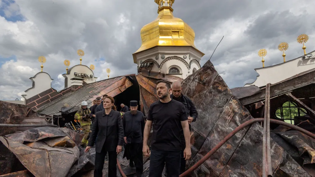 Rusia a distrus 12 milioane de cărți în Ucraina, înainte de începerea școlii. O tipografie lovită din Kiev avea înăuntru 10% din manualele țării