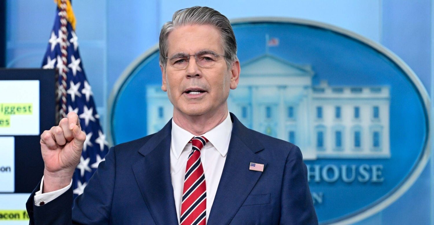 Administrația Trump pregătește o „ofensivă economică fără precedent” împotriva Iranului, anunță Scott Bessent. Iranul e deja sufocat economic din cauza blocadei SUA din Strâmtoarea Ormuz