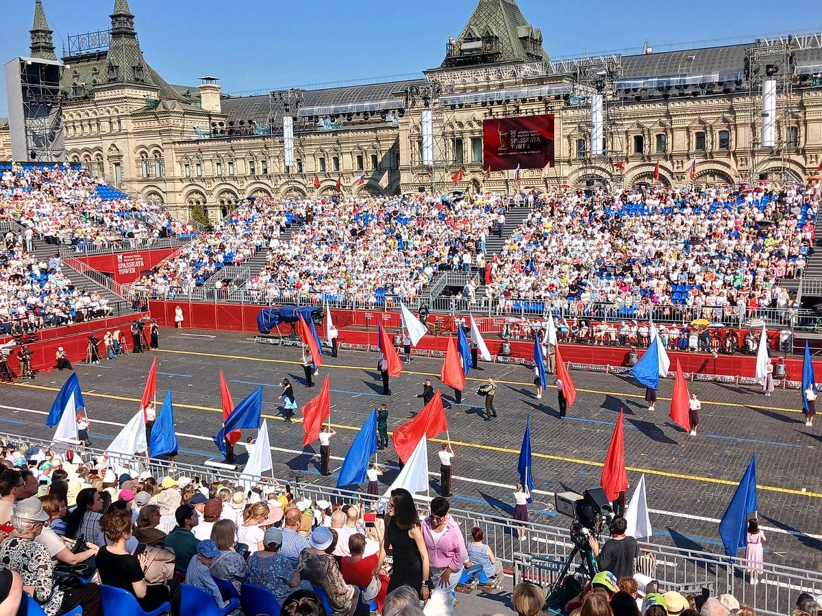 Putin amână marele festival militar „Spasskaya” din Piața Roșie până în 2027, din cauza atacurilor Ucrainei. Peste 600 de drone ucrainene au lovit Moscova în ultimul atac