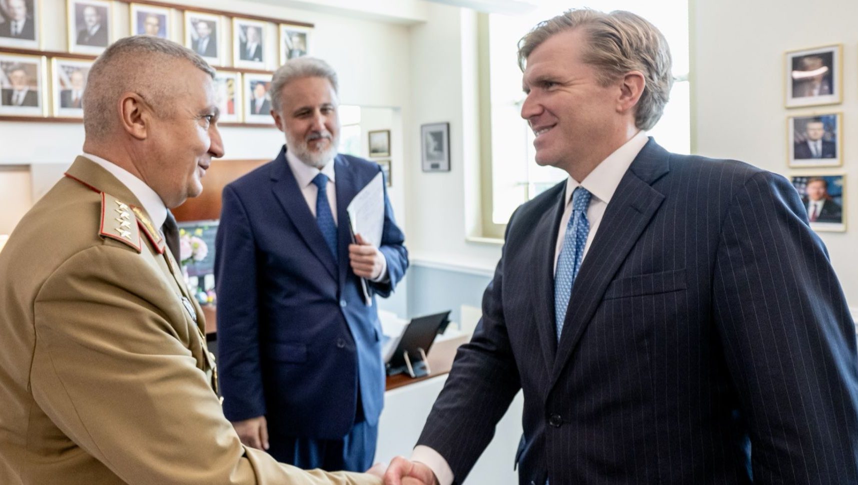 Generalul (R) Dorin Toma critică întâlnirea delegației române cu Elbridge Colby, strategul Pentagonului: „România devine o vulnerabilitate pentru NATO. Fără reprezentare guvernamentală și fără strategie militară avizată de CSAT”