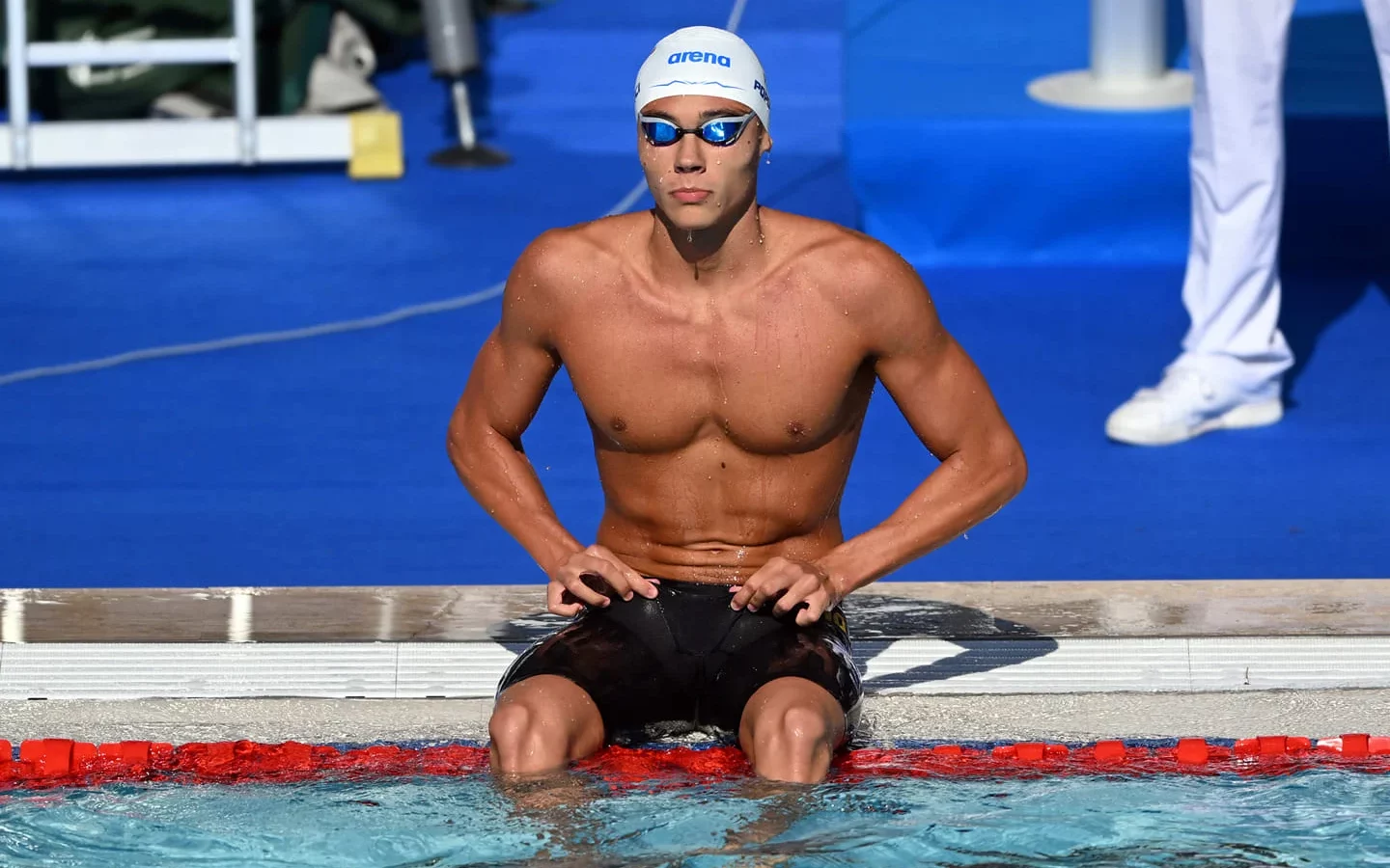 David Popovici s-a calificat pe primul loc în finala de 100 m liber la Europenele de la Paris, cu un timp RECORD în competiție