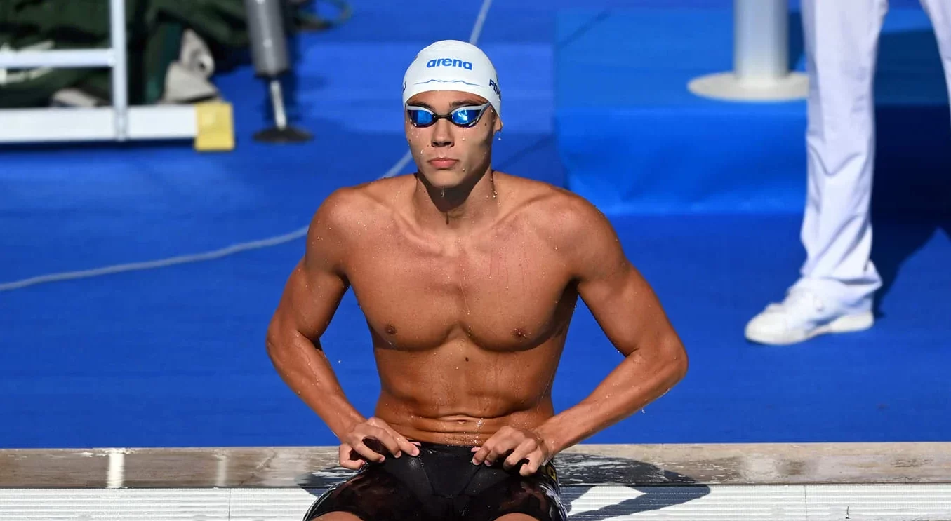 David Popovici s-a calificat pe primul loc în finala de 100 m liber la Europenele de la Paris, cu un timp RECORD în competiție