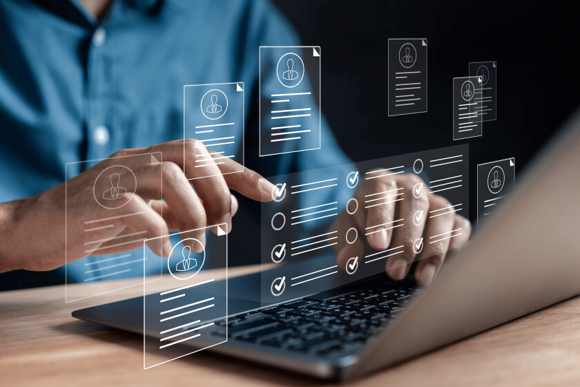 Escrocii folosesc A.I. ca să creeze recrutori, interviuri și joburi false. Aproape 1 din 3 tineri din Generația Z spune că a fost victima unei fraude de recrutare în SUA