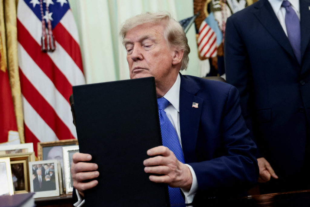 Trump anunță că va cere Iranului, în viitoarele negocieri cu SUA, să plătească „despăgubiri” pentru „toate persoanele pe care le-a ucis sau rănit”