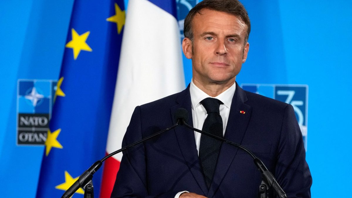 Macron . .