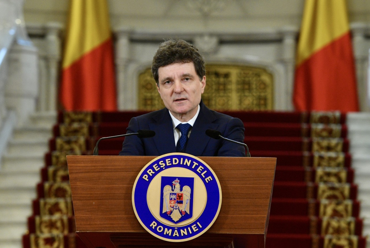 Nicuşor Dan a promulgat legile privind reducerea prețului carburanților şi TVA-ul redus la locuinţe