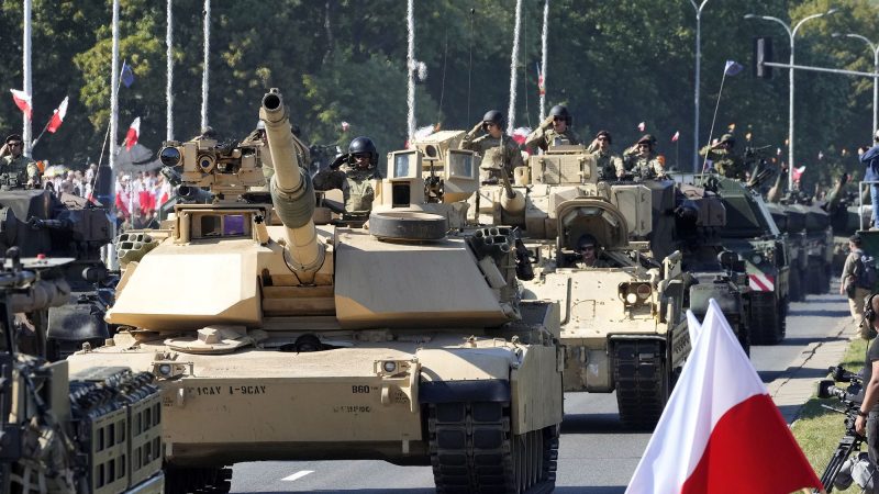 Polonia prezintă F-35, Apache, Abrams și HIMARS la cea mai mare paradă militară din istoria sa. România, printre țările aliate prezente la Varșovia