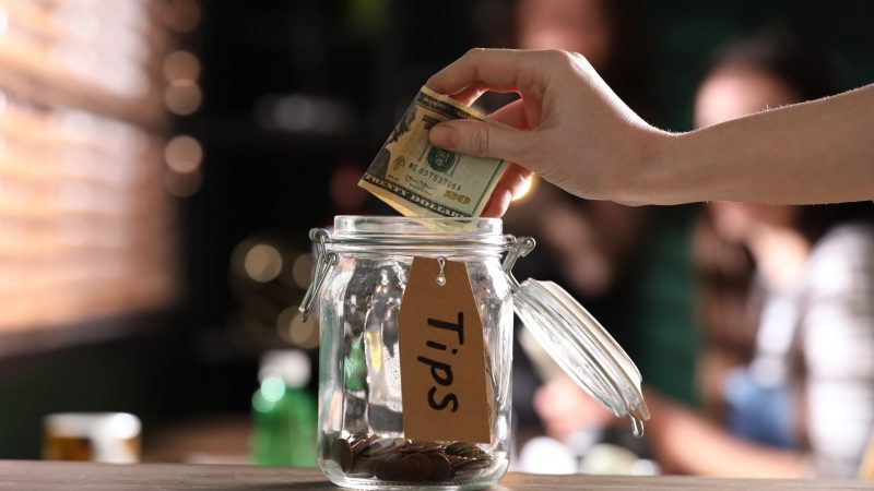 Tipping shutterstock scaled