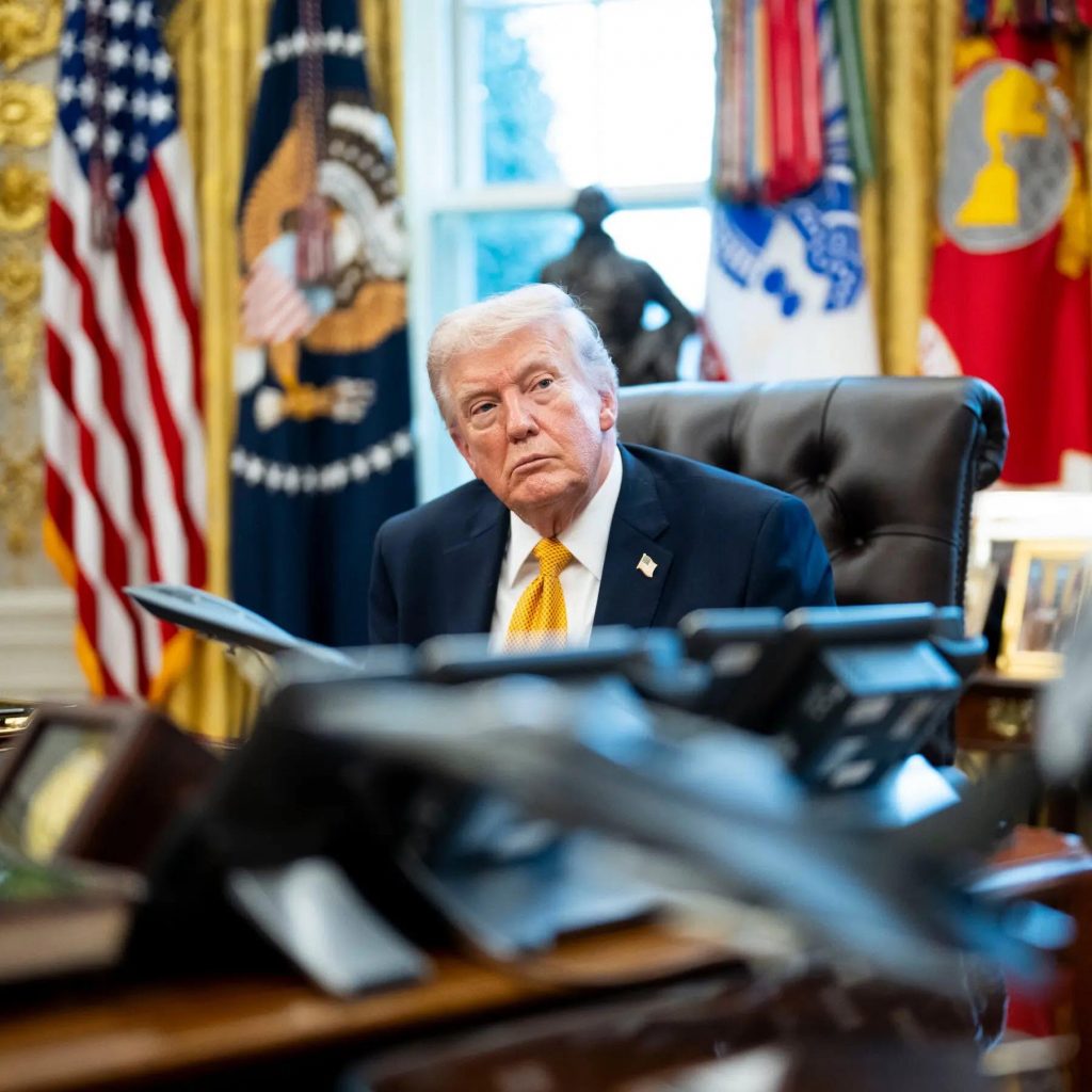 Trump sua