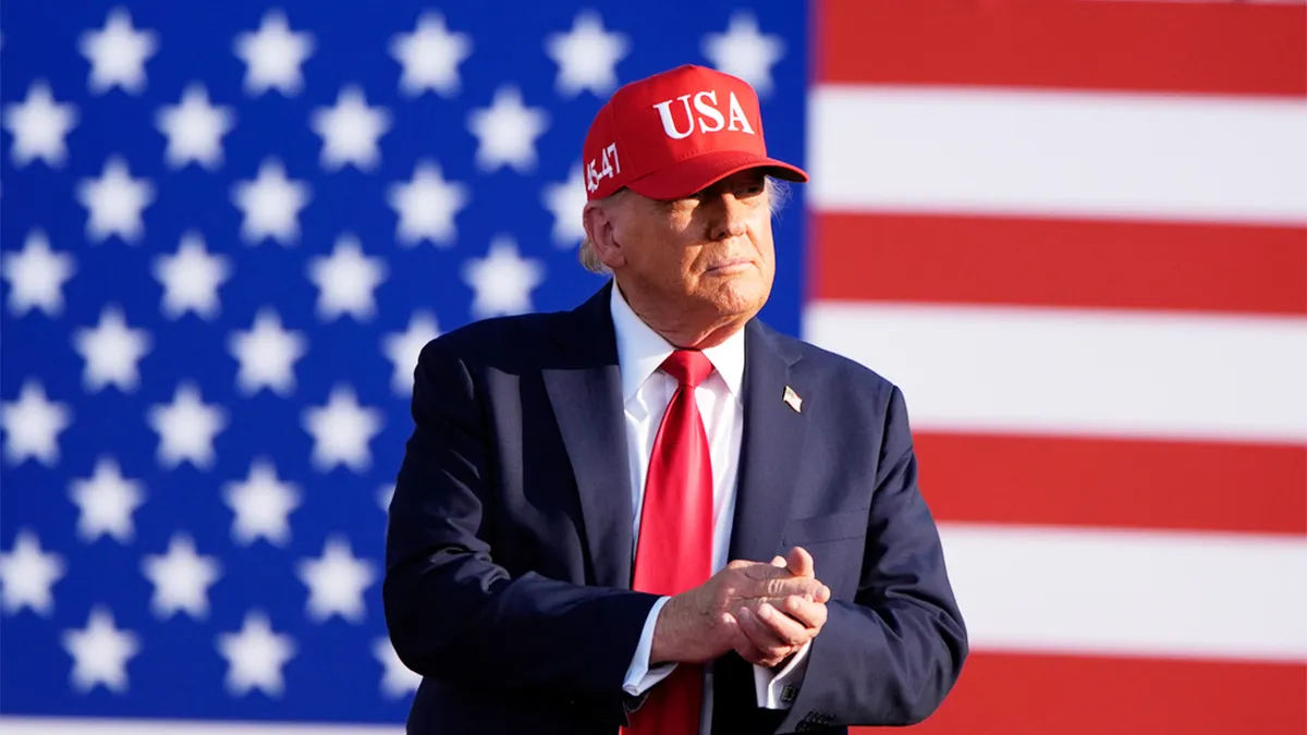 Trump usa flag