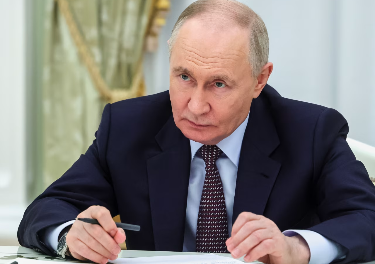 Putin amenință că va „sechestra” navele Europei, ca răspuns la sancțiunile împotriva „flotei fantomă” a Rusiei: „Vom fi obligați să răspundem la fel”