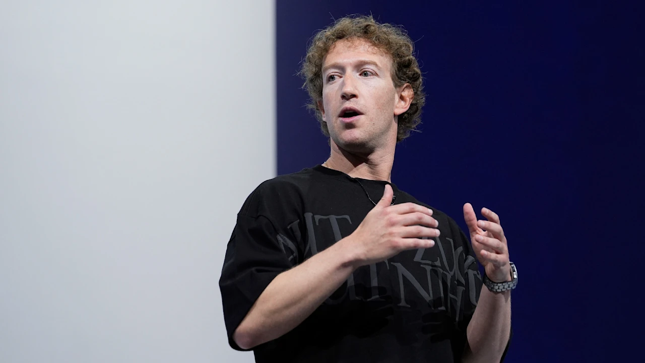 Procesul care ar putea distruge imperiul tech al lui Mark Zuckerberg începe astăzi: Meta riscă 1,4 trilioane de dolari, iar Facebook și Instagram ar putea fi schimbate radical. Ce acuzații îi sunt aduse CEO-ului celor mai populare platforme din lume