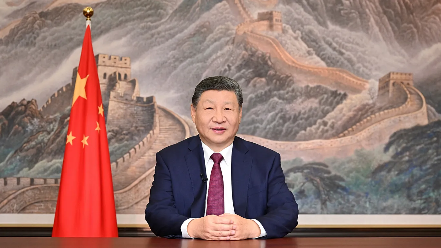 China investește sute de miliarde de dolari în A.I., cipuri și robotică. Beijingul vrea ca instrumentele și agenții A.I. să ajungă în 90% din societate până în 2030