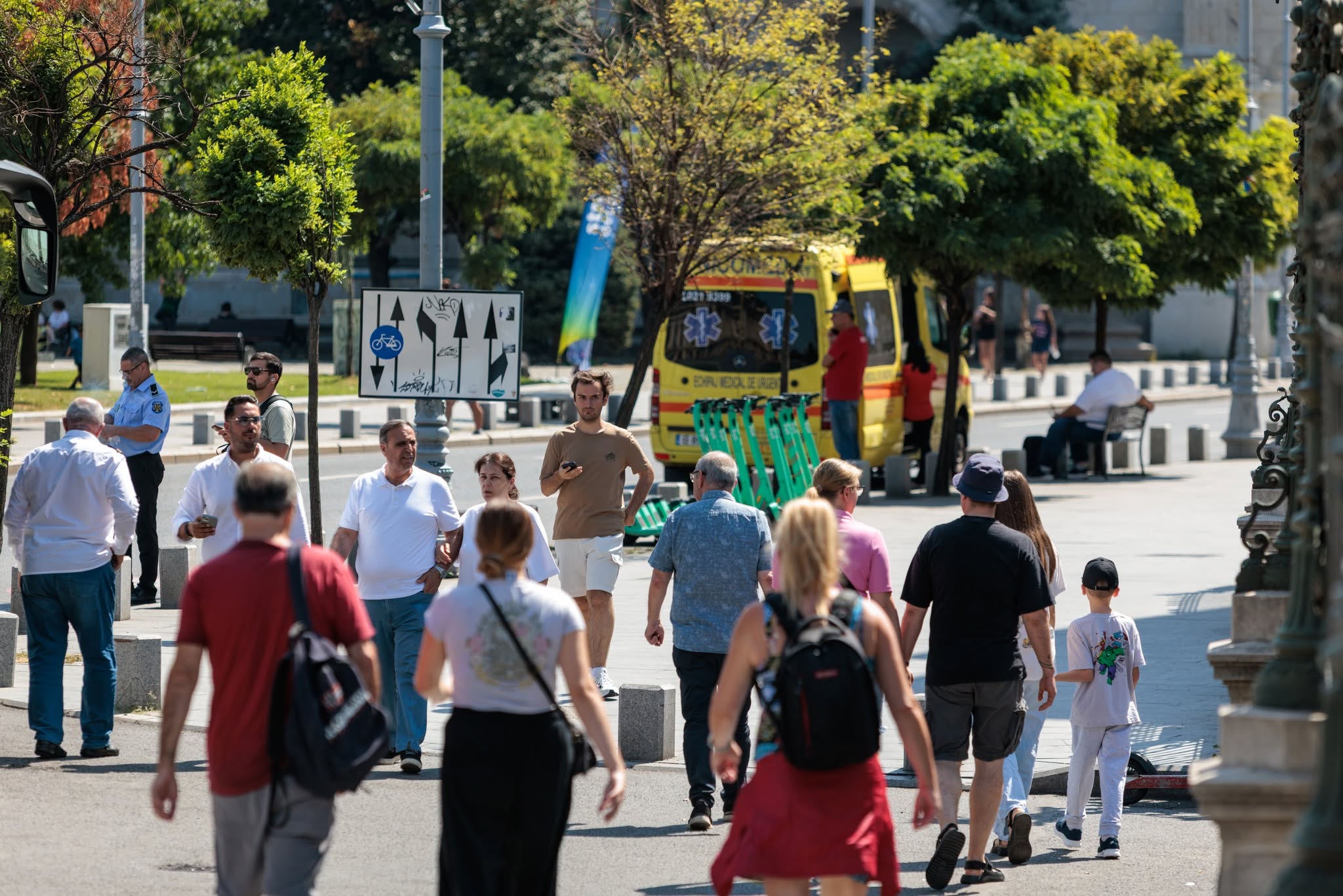 Românii nu prea mai văd jumătatea plină a paharului. Aproape 9 din 10 sunt pesimiști cu privire la viitor, arată un studiu MKOR Consumer Sentiment