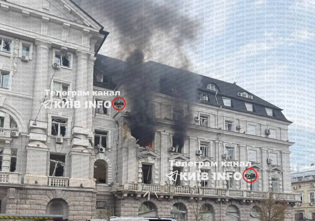 Rusia a atacat sediul central al SBU din Kiev, vizavi de Catedrala Sfânta Sofia. Zelenski spune că ținta era chiar biroul șefului Serviciului de Securitate