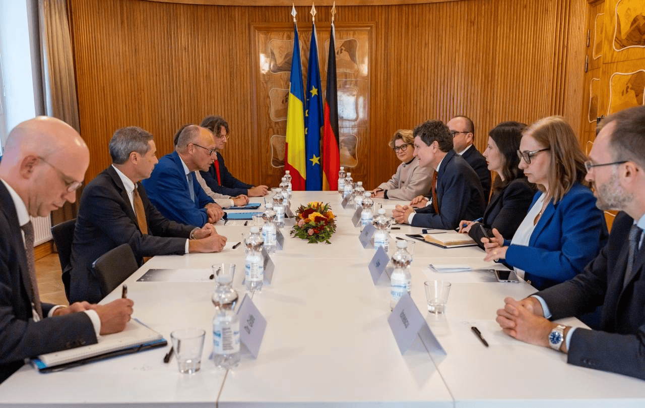 Nicușor Dan s-a întâlnit cu Friedrich Merz la Rovaniemi, în marja Summitului European pentru Arctica: „Am discutat despre potențialul cooperării româno-germane în industria de apărare”