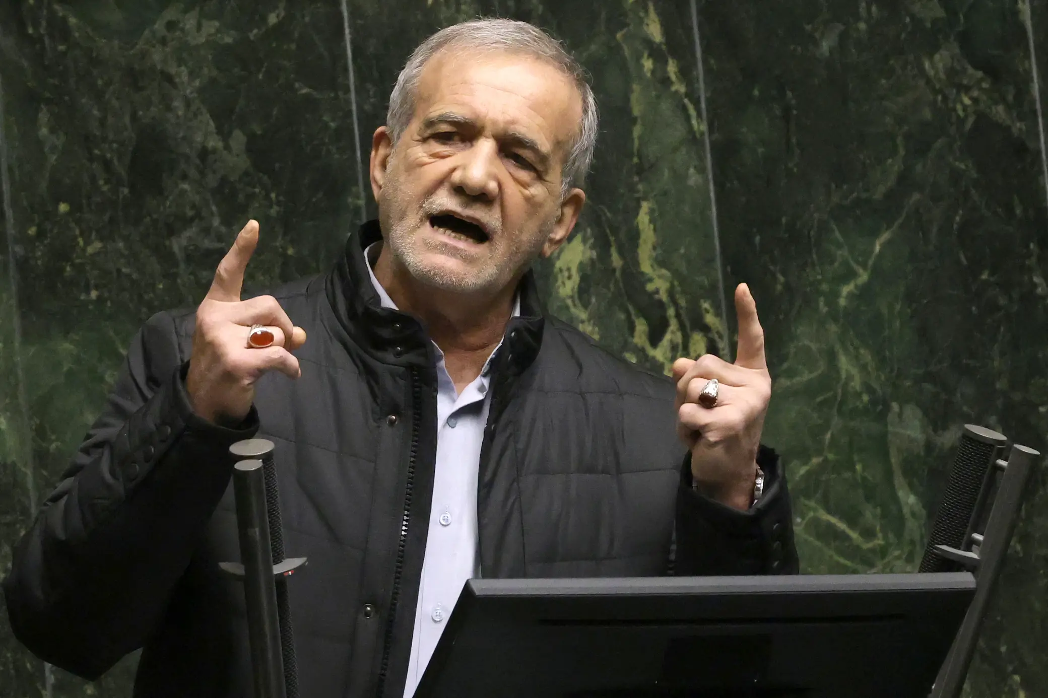 Președintele Iranului îi răspunde agresiv lui Trump, în primul său discurs la ONU de la începutul războiului: „Iranul a fost victima terorismului”