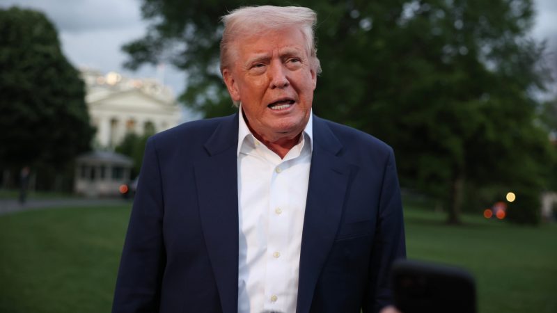 President Trump Returns To The White House After Weekend In Florida 862sit11