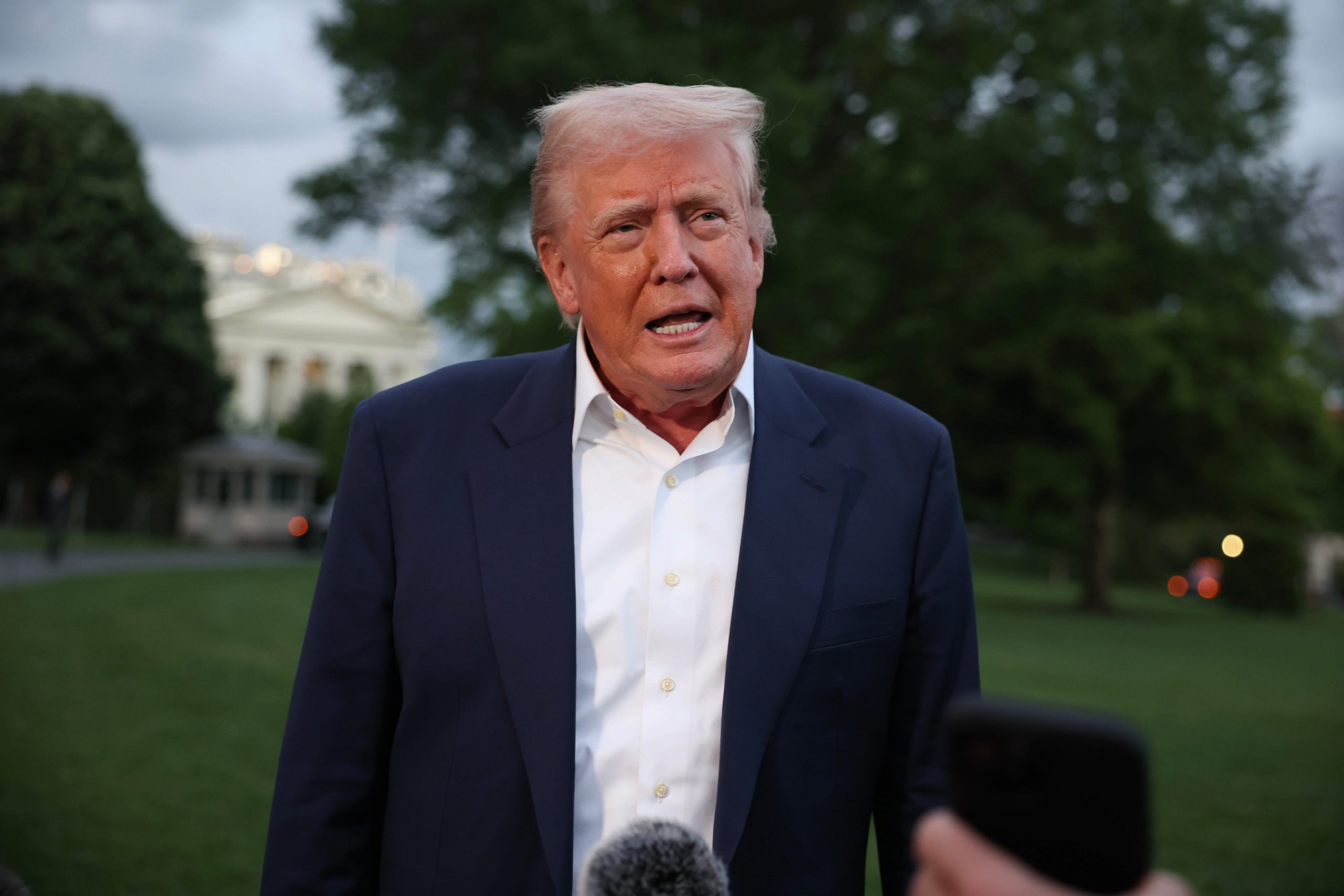 Administrația Trump lansează „Trump TV” după ce le-a interzis accesul jurnaliștilor CNN, MS NOW și Politico la Casa Albă: „The Essential Station”